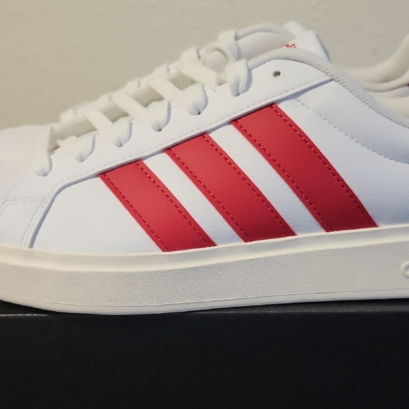 Adidas Men's 7.5, Women's 8.5 White and Red Streettalk - Picture 8 of 10